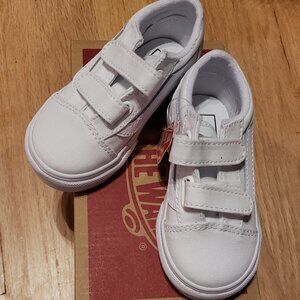 Size 6.5 - Vans - Old Skool V - White - True White - NIB